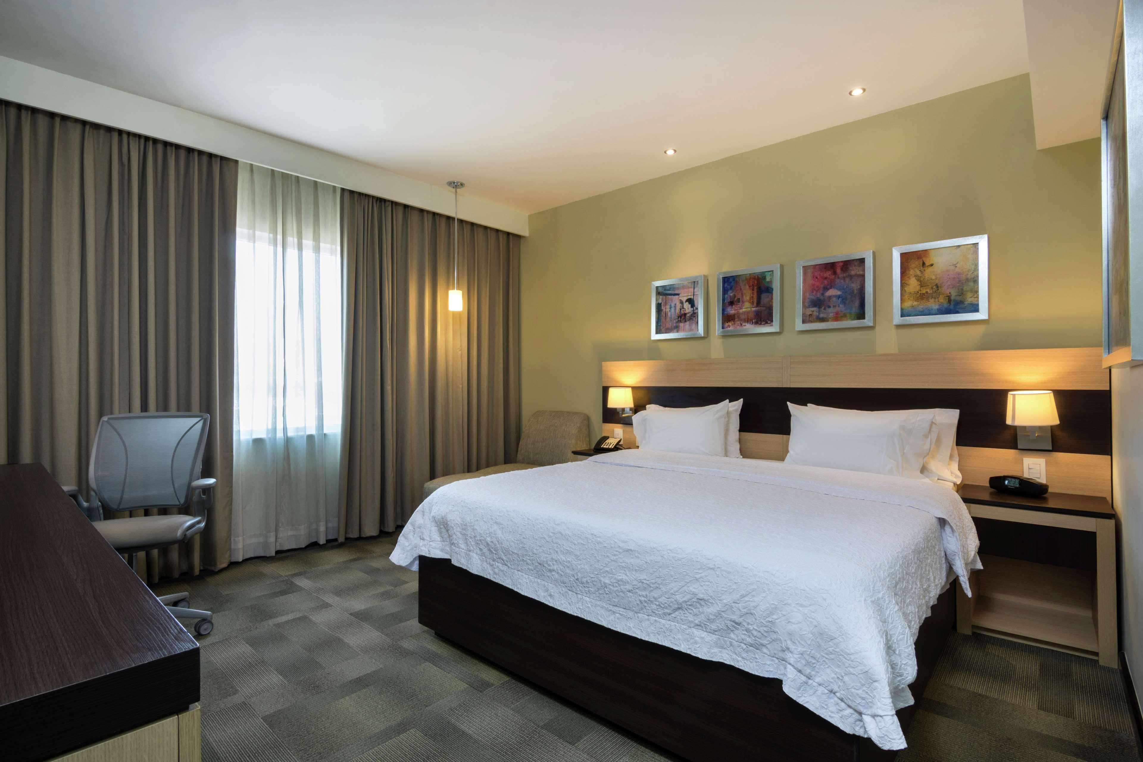 Hampton Inn By Hilton Silao-Aeropuerto, Mexico Екстериор снимка