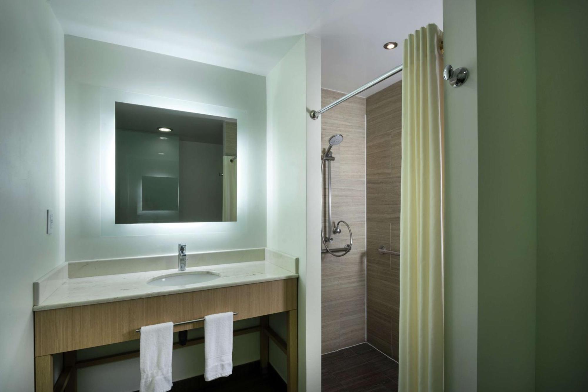Hampton Inn By Hilton Silao-Aeropuerto, Mexico Екстериор снимка