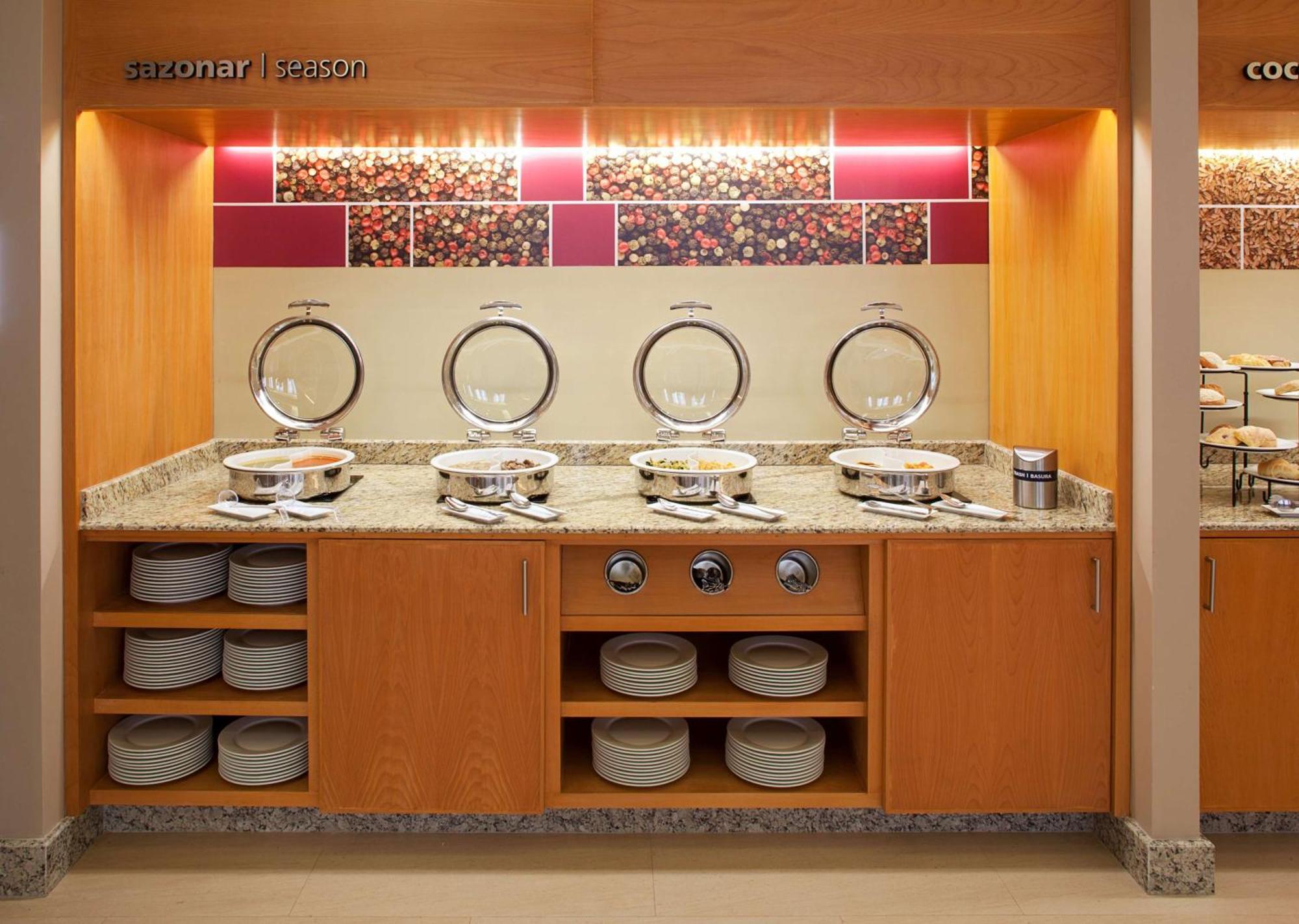 Hampton Inn By Hilton Silao-Aeropuerto, Mexico Екстериор снимка