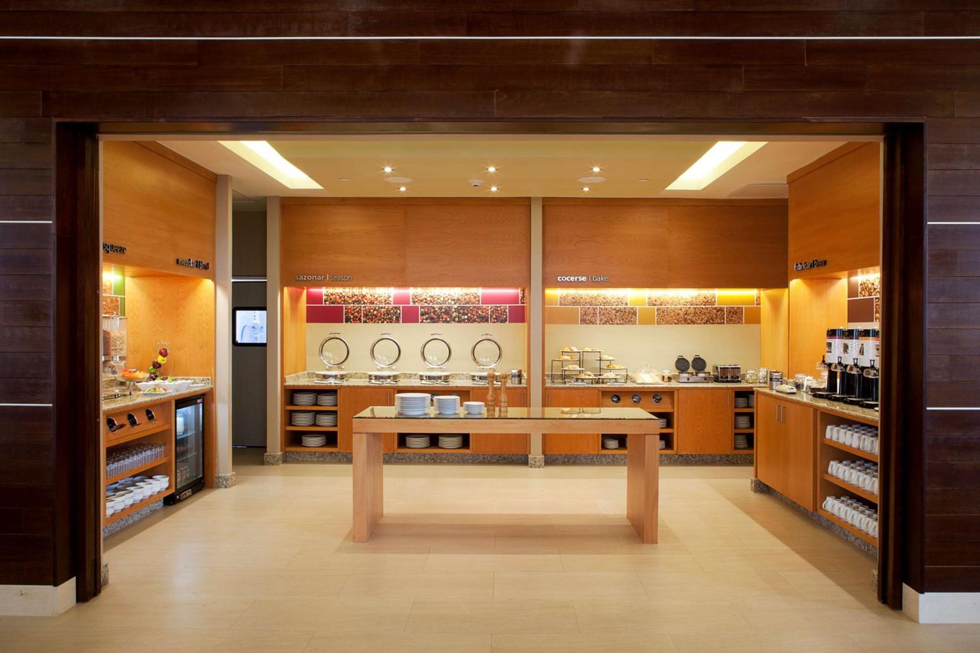 Hampton Inn By Hilton Silao-Aeropuerto, Mexico Екстериор снимка